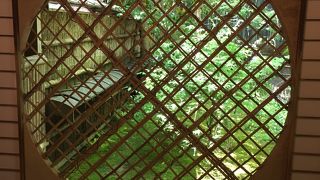 平家物語悲恋の寺　吉野窓と苔庭が素敵