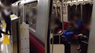 アルファベットのqみたいな路線図