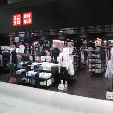 ユニクロ (成田空港第2ビル店)