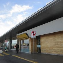 空港ターミナル入口