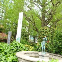 公園の正面入口