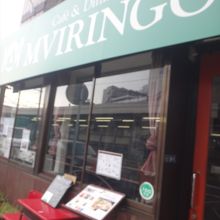 アジア料理の店というよりカフェっぽい外観