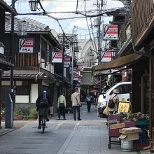 観光客の皆様ものんびりと・・