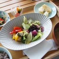 中庭カフェで。タラサ和膳（1,000円）でした。