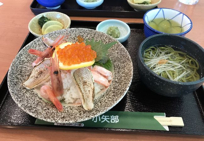 あぶり焼きのど黒の海鮮丼セット