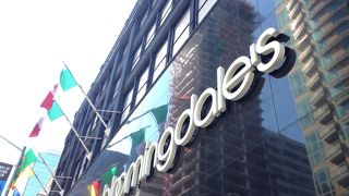 ファッション中心のデパート