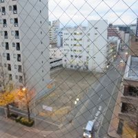 客室からの眺望。町中なのでこんな感じです。