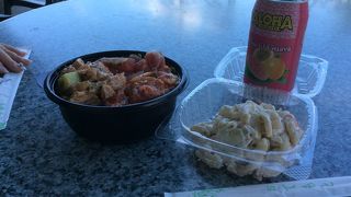 新鮮ポキ丼を食べにレアレアトロリーで