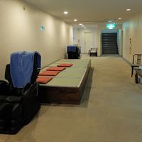 大浴場前通路には、ちょっと休めるスペースあり。