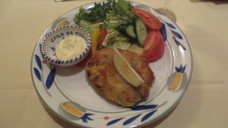 週末にランチで訪問