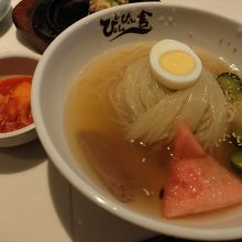 汁がどんぶり内側に飛び跳ねている様子にまずがっかり。