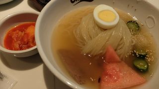 外観がカフェ風で、女性一人でも入りやすいのはいいですが…、