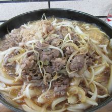 牛肉鉄鍋　生玉子でいただく♪