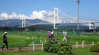 室蘭港のシンボル（白鳥大橋）