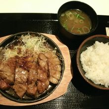 トンテキ定食