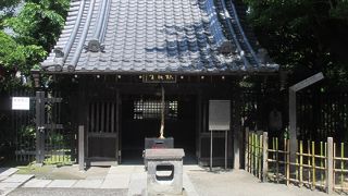 浅草寺の喧騒に比べて静かな雰囲気だったのが印象に残りました