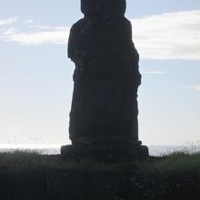 海岸沿いにあります