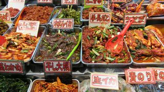 キムチと昭和を感じるレトロな商店街