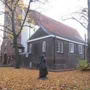 ベギン会修道院の中庭