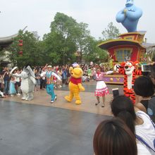 ディズニー パレード (米奇童話専列)