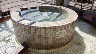 足湯と産直の梅干し