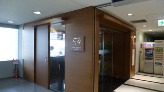 北ウィングにある小さなラウンジ