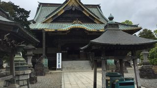 歴史を感じさせる前本堂です。