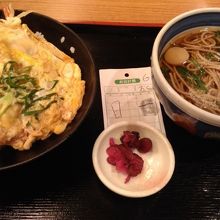 天玉丼と蕎麦の日替わり定食750円