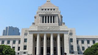 10年ごとに　一般公開している　国会議事堂