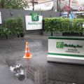 雨のホリデイ イン バンコク スクンビット
