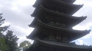 舎利を納める墓標です