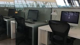 香港のキャセイラウンジと比べるとちょっと、、、