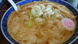 煮干しの味が濃いさっぱりスープにしっかりした麺