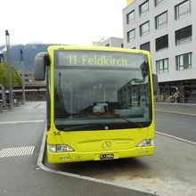 ファドゥーツに向かう１１のバスはフェルトキルヒ行きになります