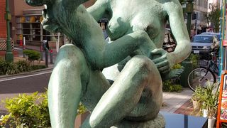 なぜ裸像？？？