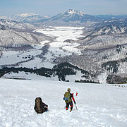 日本百名山　至仏山　残雪の時期も面白い