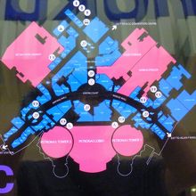 館内案内でツインタワーとの位置関係が判ります