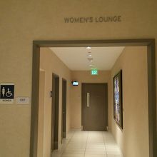 お手洗い入り口