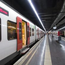 モンセラット行きはR5線です