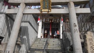 茶屋町の人通りの多いところに