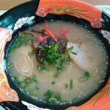 博多とんこつラーメン(650円)です。