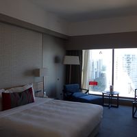 デスク、ソファー等一通りそろっています。