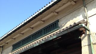 再建された門ですが立派です!!