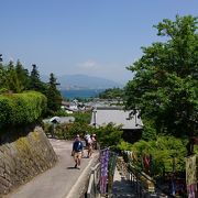 厳島神社から大聖院へ至る緩やかな道