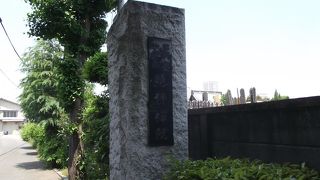 境内がかなり広く静かで緑が多いので寛げる寺院です