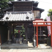 富増稲荷大明神と地蔵尊