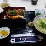 臼杵名物　だんご汁ととり重　まあ入ってもいい店かな