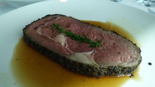 話題のステーキ店