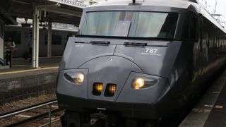 特急らしくない