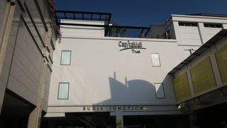 ブギス駅から濡れないで行ける